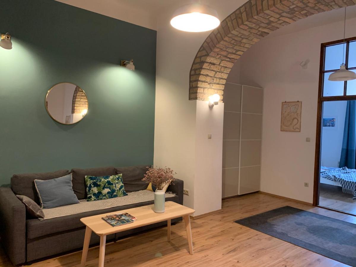 French Touch Apartment With Free Parking บูดาเปสต์ ภายนอก รูปภาพ