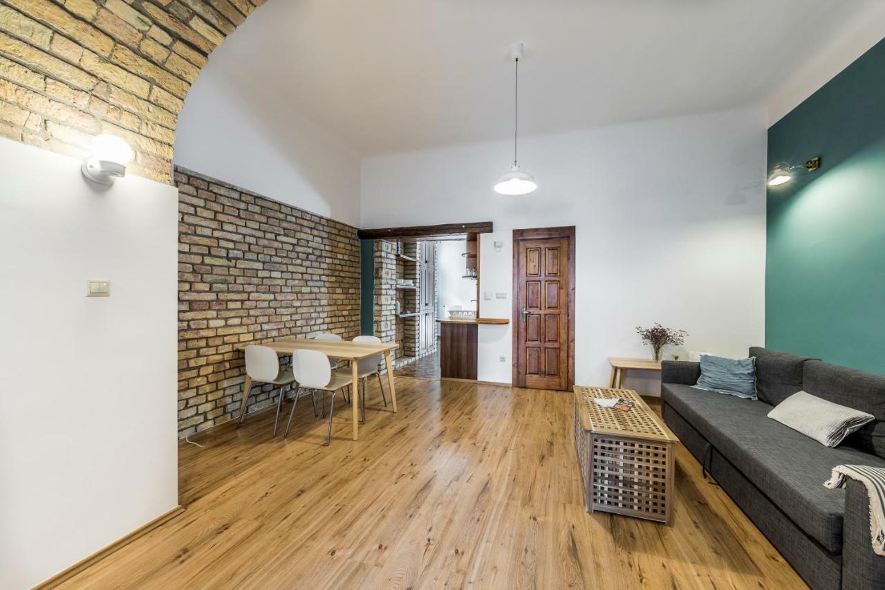 French Touch Apartment With Free Parking บูดาเปสต์ ภายนอก รูปภาพ