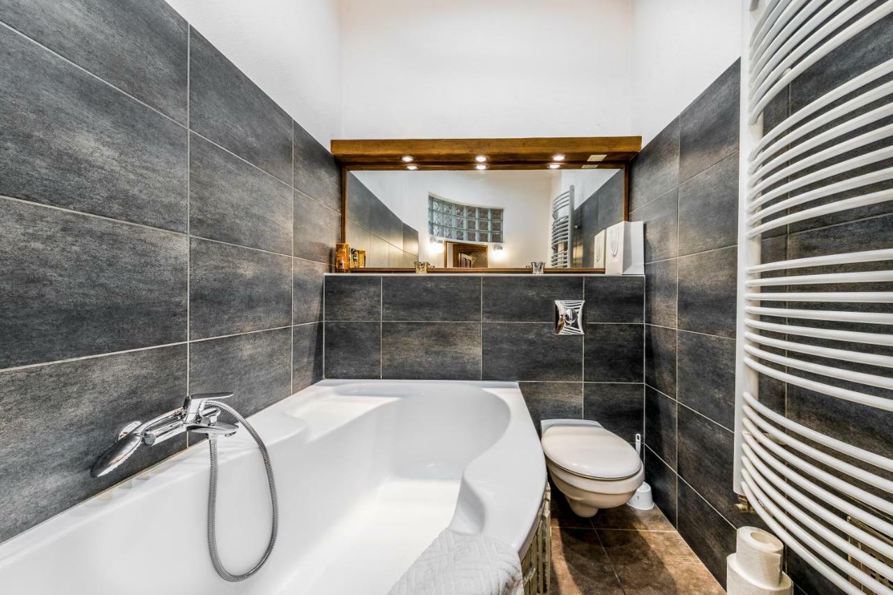 French Touch Apartment With Free Parking บูดาเปสต์ ภายนอก รูปภาพ